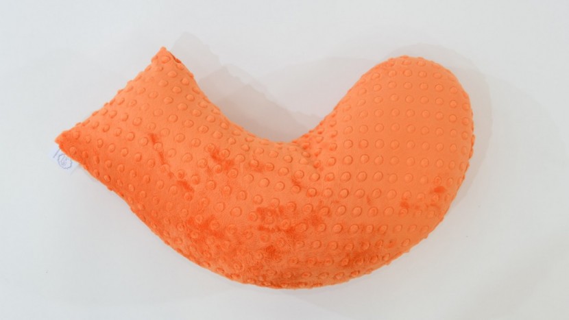 luna lullaby travel pillow - we love the compact, yet effective design of the luna lullaby lil...