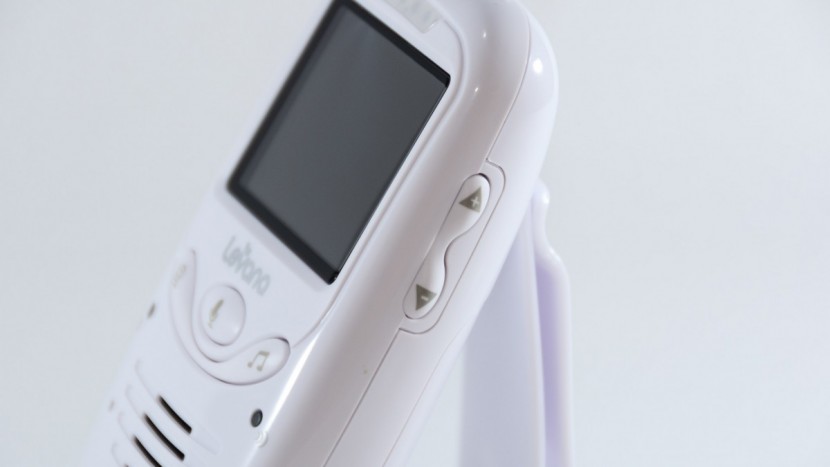 the volume of the jena is easy to adjust even in a sleep induced haze.