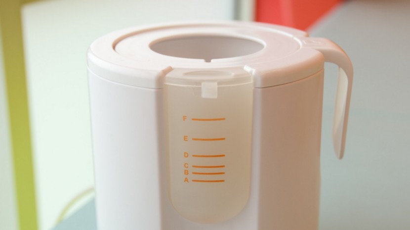 we like that the vial included with the speed attaches to the unit...