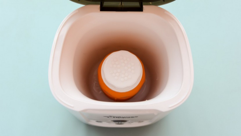 tommee tippee pump and go bottle and pouch warmer - tall bottles are no problem for the tommee tippee with plenty of...