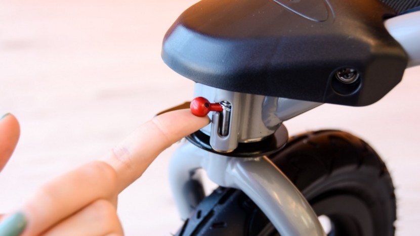 the front swivel wheel on the rambler can be locked in place for...