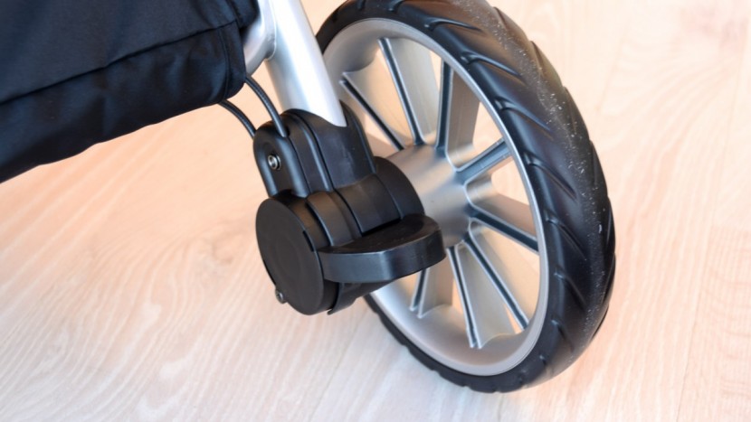 britax b-lively combo - the single action brakes on the b-lively is a press to set and...