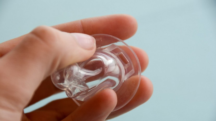 the single nipple vent is located on the bottom edge of the nipple...