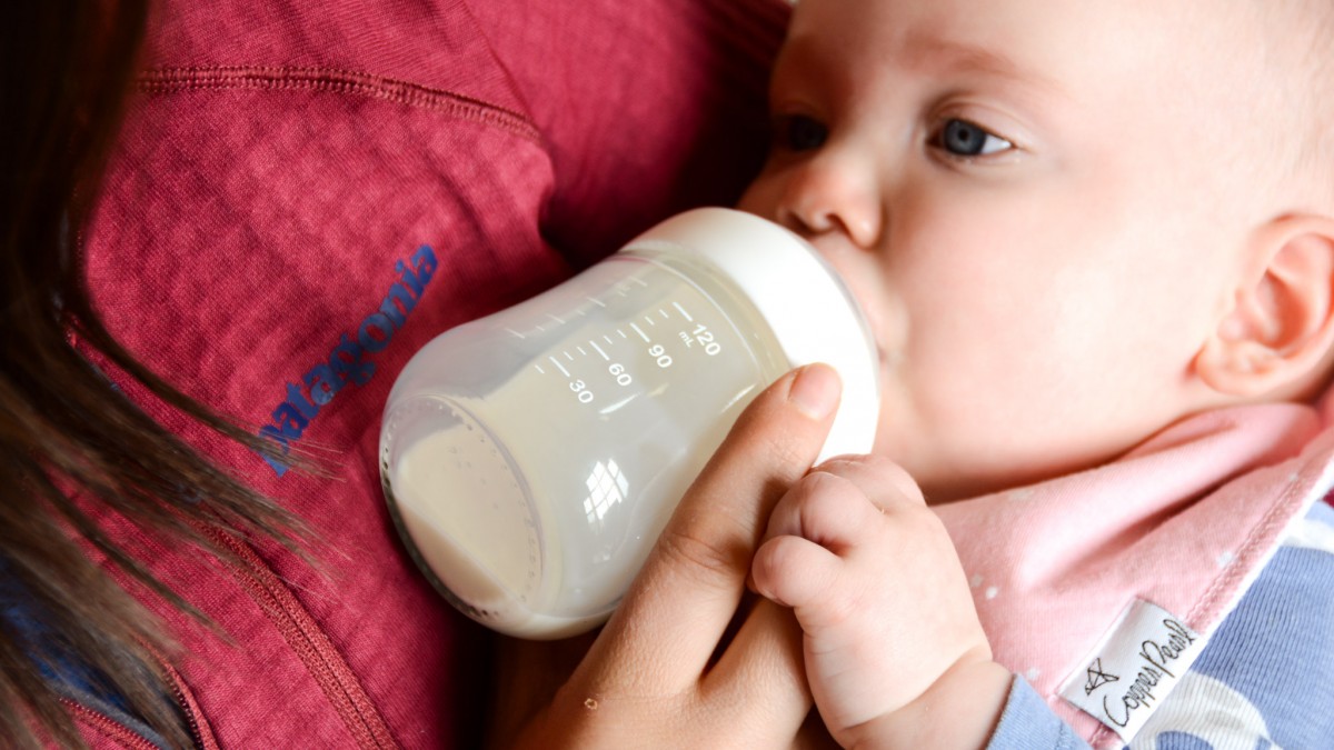 NUK Simply Natural Glass Review (A glass bottle provides an eco-healthy feeding vessel for babies.)
