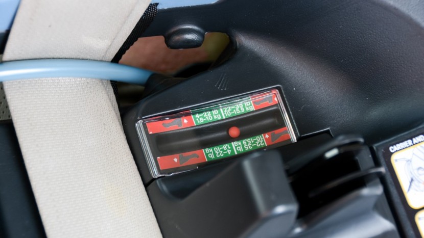 the level on the aton 2 is a ball in groove design that typically...