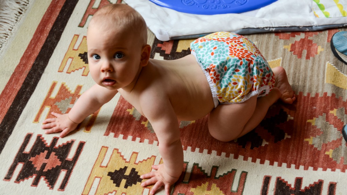 Cloth Diapers vs. Disposables: How and What to Choose?