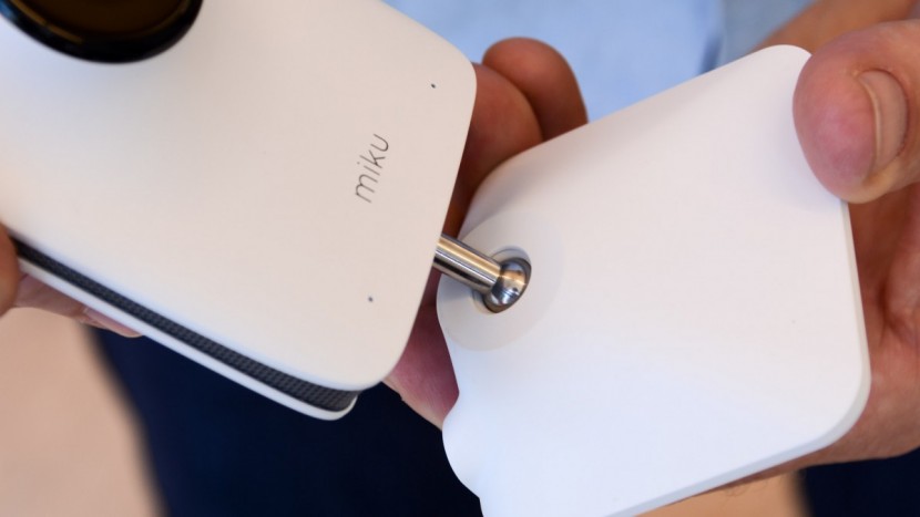 miku - the miku attaches to the base with a round ball attachment that...