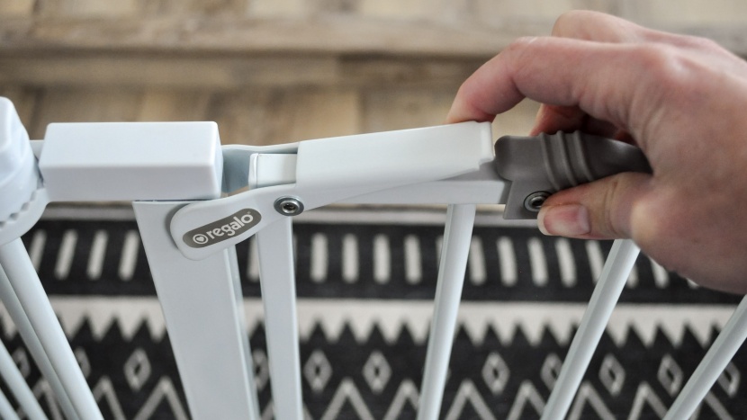 baby gate - while you can operate this regalo super wide with one hand, it is...