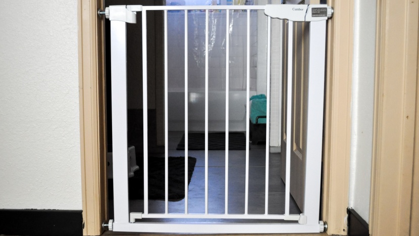 baby gate - the cumbor is a sturdy basic gate that is easy to install but we...