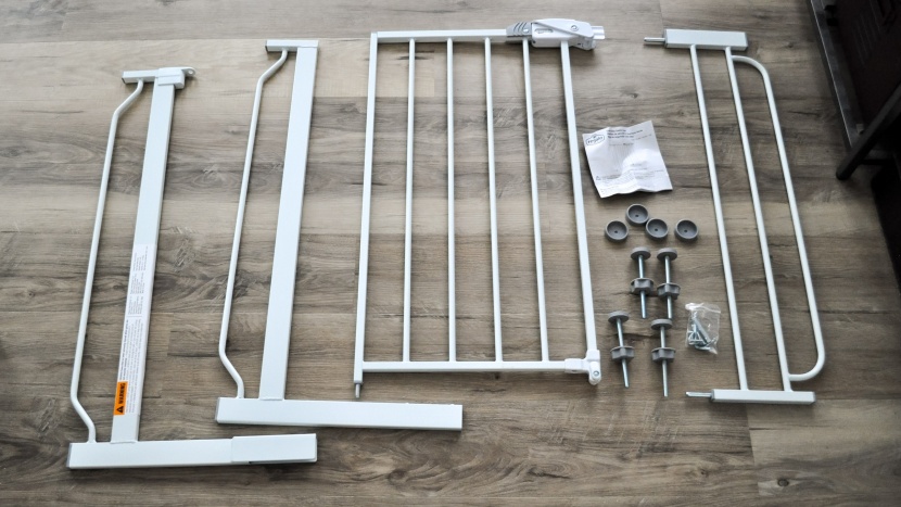 baby gate - the regalo is the only traditional gate in the review to come in...