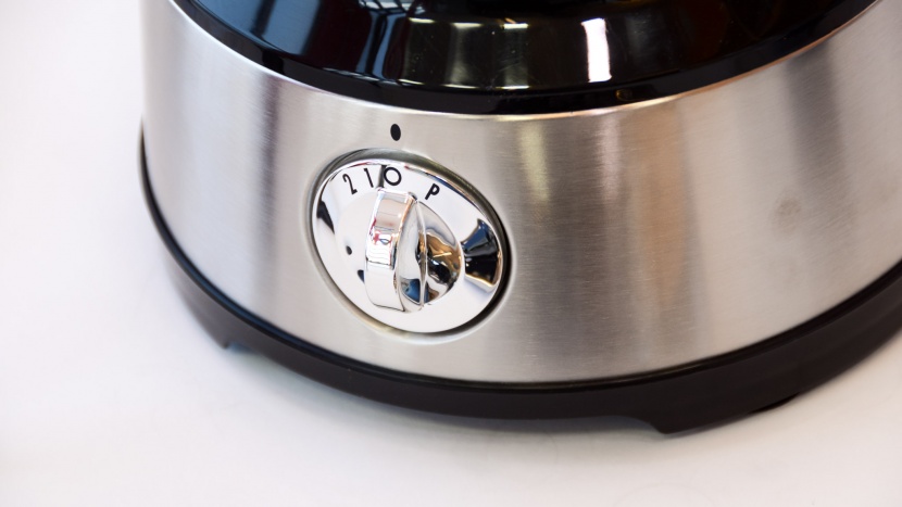 the hamilton beach's control knob has three settings: low, high, and...