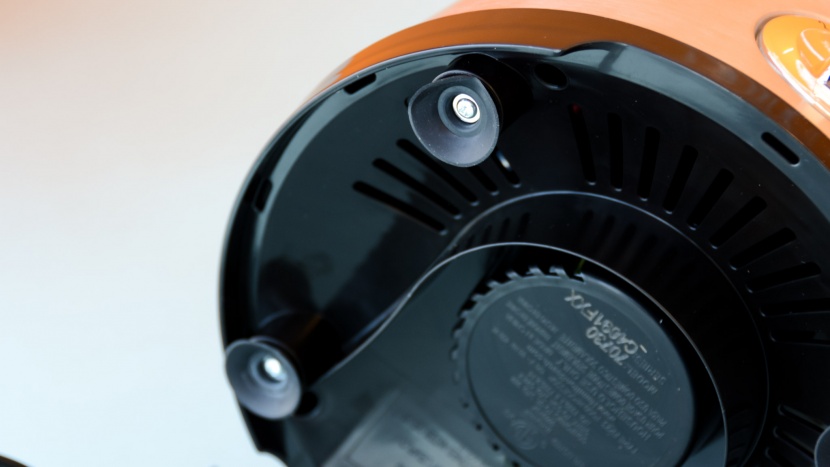 hamilton beach food processor - the hamilton beach features suction cups on the bottom that keep the...