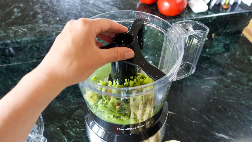 hamilton beach food processor - the hamilton food processor features a bowl scraper accessory that...