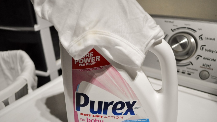 baby detergent - most of the traditional detergents like purex struggled with stain...