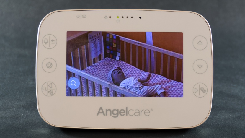 zooming in on the ac327 impacts the clarity and detail you can see...