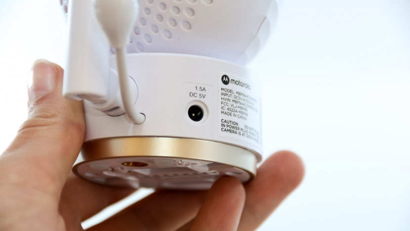 motorola halo - the camera on the halo does not have a battery.