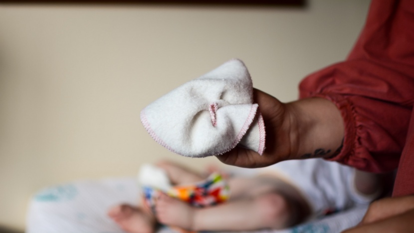 cloth baby wipes - the thin, yet sturdy fleece on the babykicks wipes made them a...