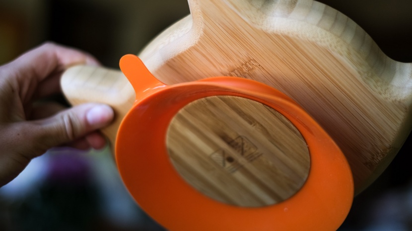 baby toddler plates - the bamboo fox suction plate has a removable suction base.