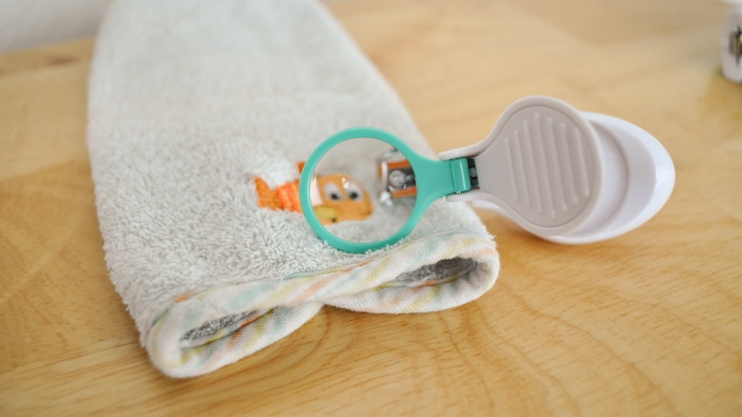 baby nail clippers - the clear view nail clipper has a good magnifier that makes clipping...