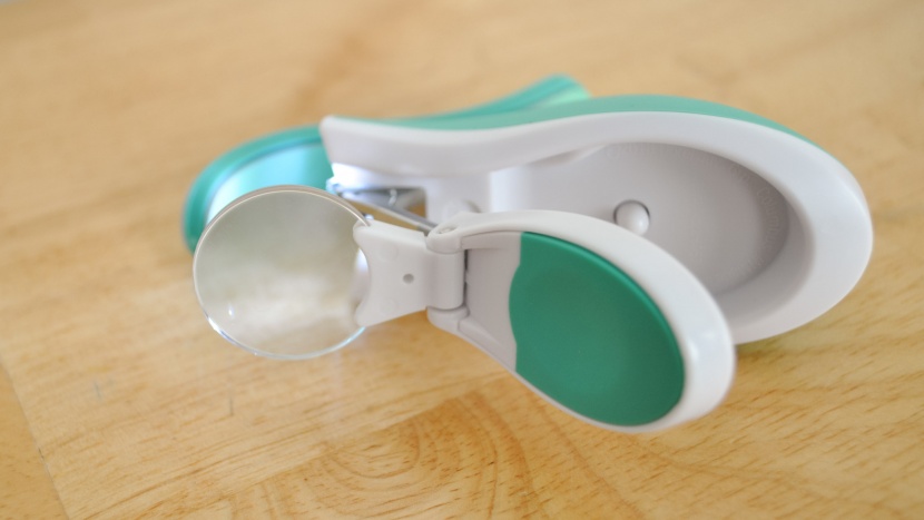 the magnifier and light on the light zoom makes nail trims a breeze.
