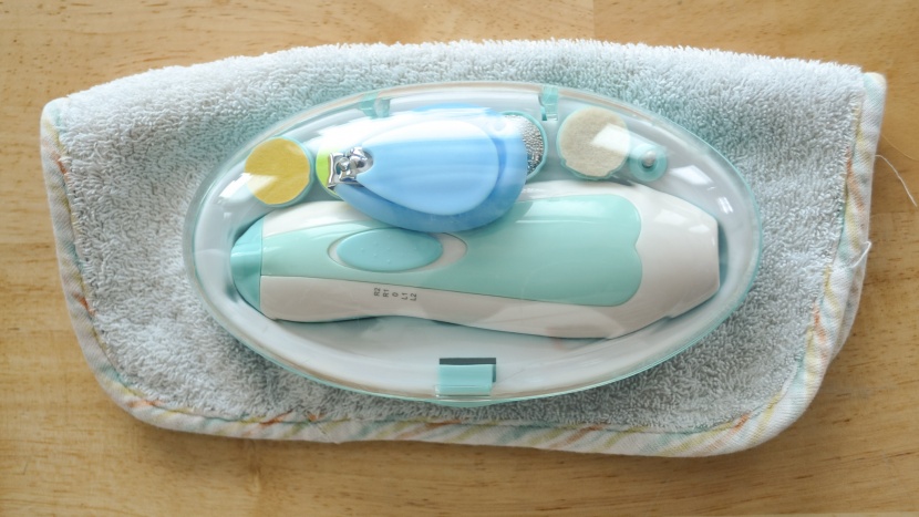 the manicure set is self-contained and has a quality feel to it, but...