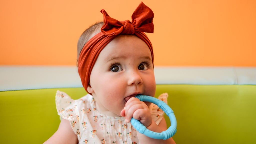 Buying Guide: Best Baby Teething Toys 2022 (plus, 4 tips!)