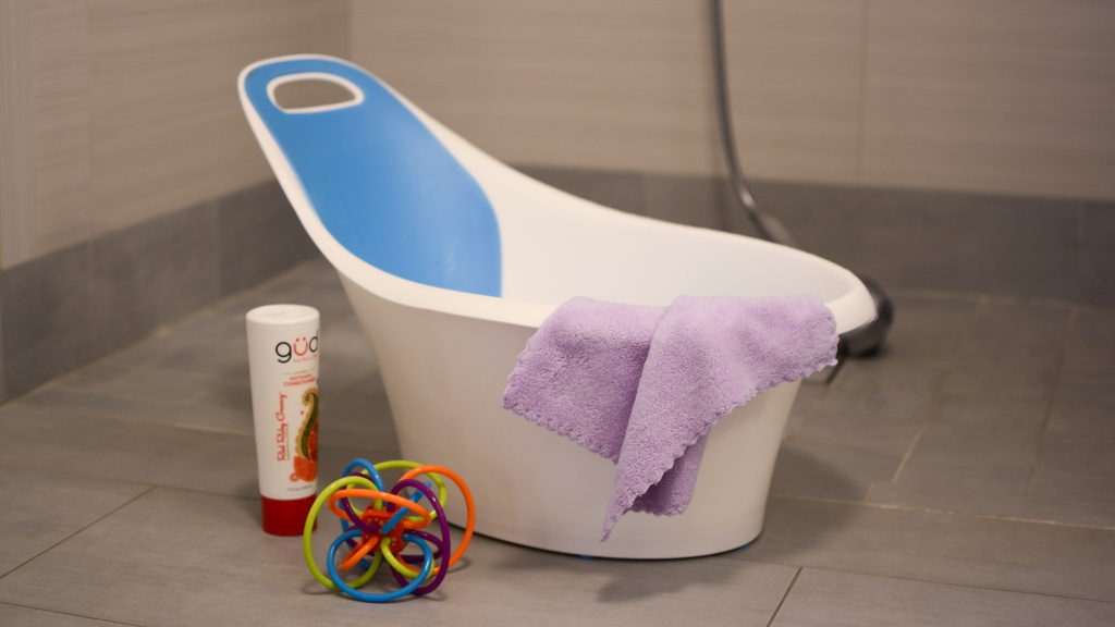 infant bath tub - bathing baby can be a fun activity, as long as you remember to...