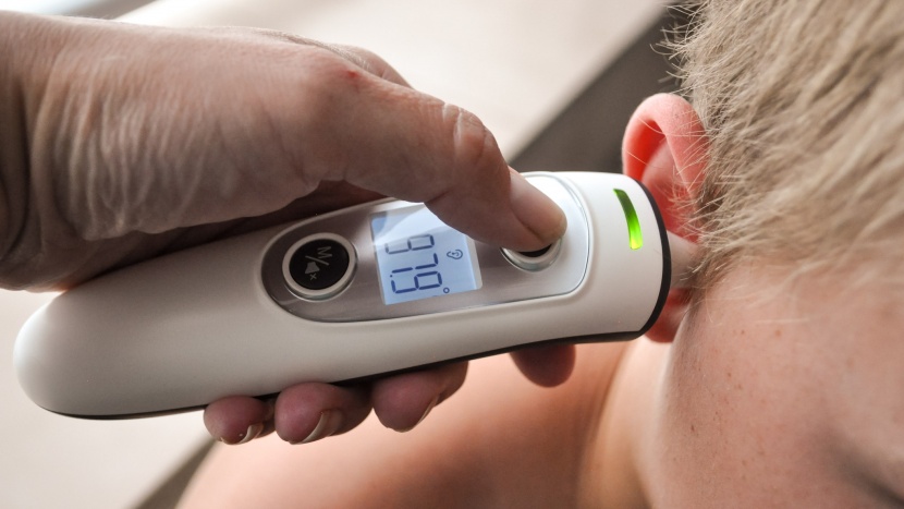 baby and kids thermometer - the goodbaby can be used in the ear or on the forehead based on user...