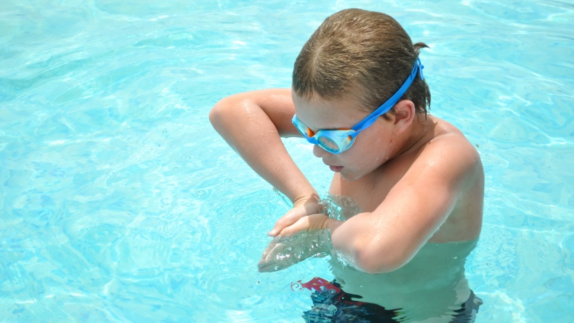 kids swim goggles - great in most ways the splaqua scored big with testers for comfort...