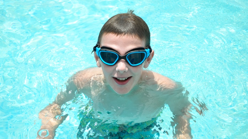 kids swim goggles - if peripheral vision is what you&#039;re after, then the aqtivaqua wide...