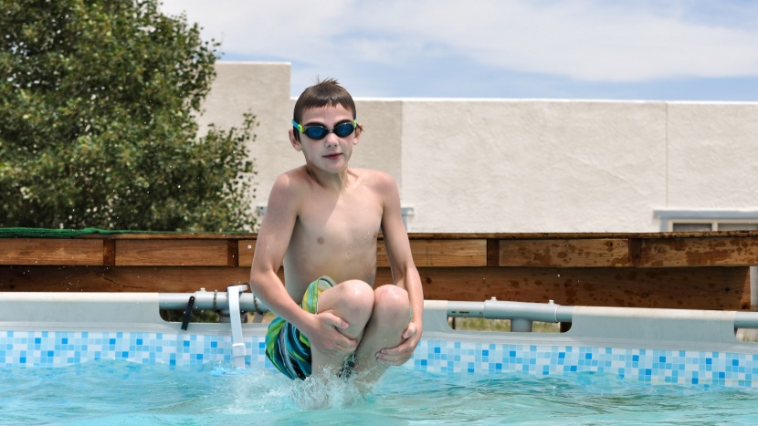 kids swim goggles - even diving and cannonballs couldn&#039;t dislodge the stuck like glue...