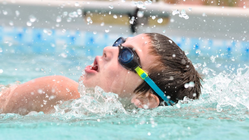 kids swim goggles - the speedo goggles are perfect for all active kids who like to...