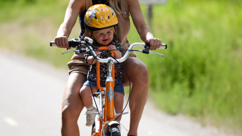 kids bike seat - the urrider is an impressive compact option that offers swift...