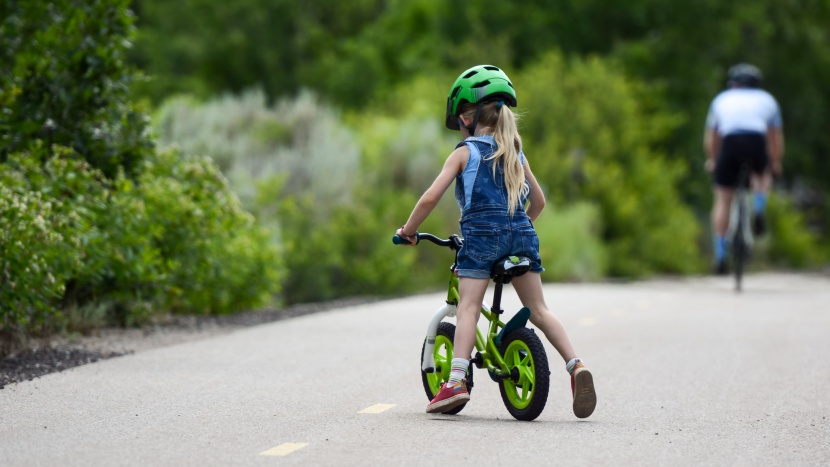 kids pedal bike - your child&#039;s size should influence what size bike you buy.