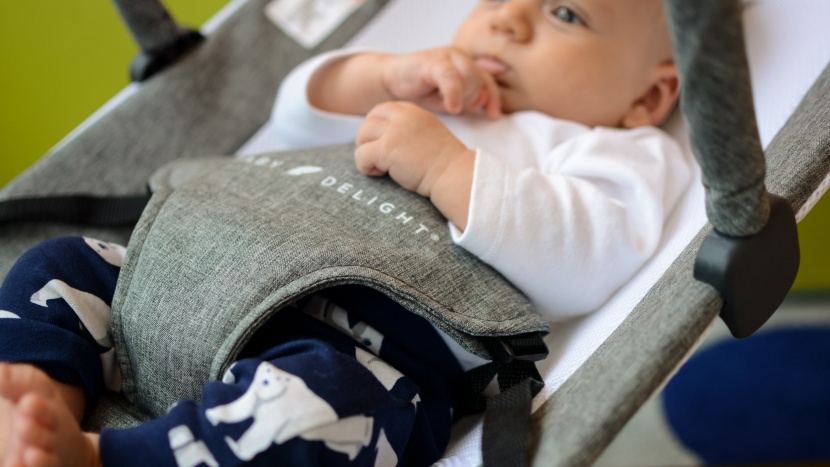 baby delight alpine deluxe - the harness on the baby delight alpine deluxe is challenging to get...