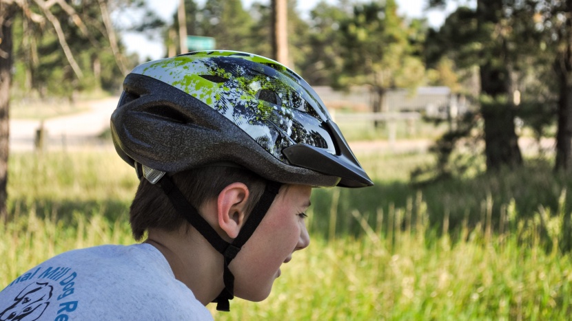 kids bike helmet - the bell richter has rear reflectors but doesn&#039;t offer adjustable...