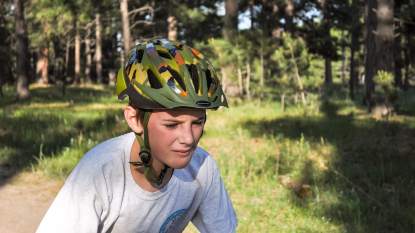 kids bike helmet - the schwinn thrasher is lightweight with great ventilation and a...