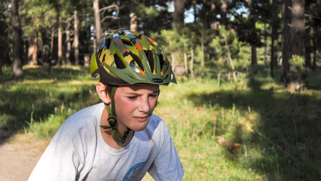 kids bike helmet - the schwinn thrasher is lightweight with great ventilation and a...