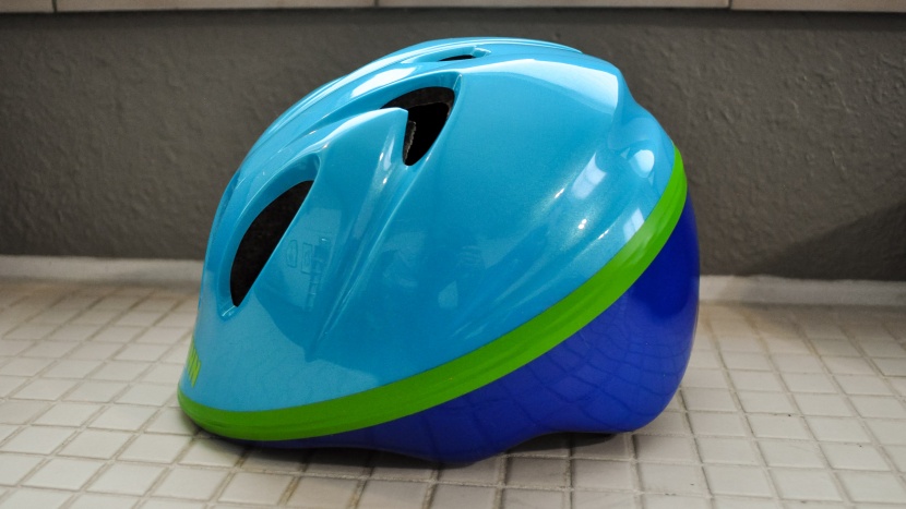 kids bike helmet - protect your toddler and baby&#039;s head with the schwinn classic bike...