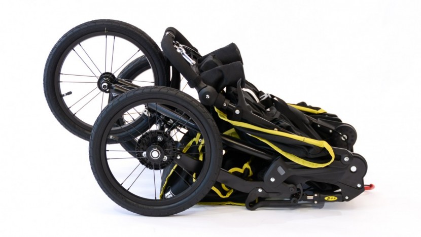 bob blaze - the larger footprint and fixed front wheel of the blaze result in a...