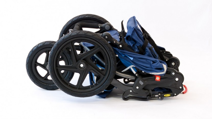 bob revolution flex 3.0 combo - the fold on the flex 3.0 is bulky and large making it harder to lift...