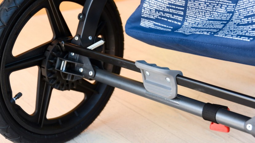 bob revolution flex 3.0 combo - the brake pedal on the revolution 3.0 is large and easy to press...