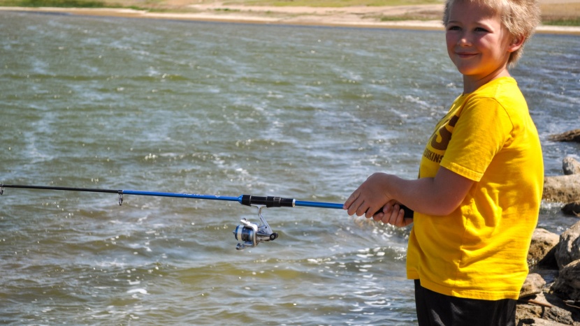 kids fishing pole - the length of the kalex handle could cause problems for little kids...
