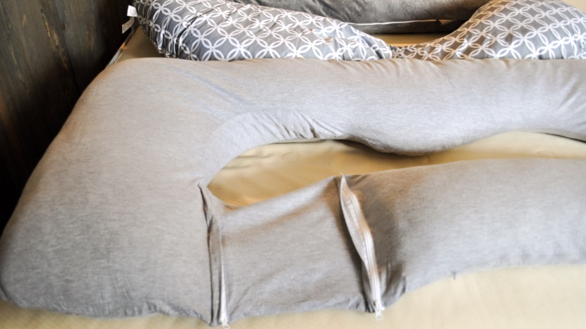 pregnancy pillow - unfortunately, the connection space of the detachable leg doesn't...