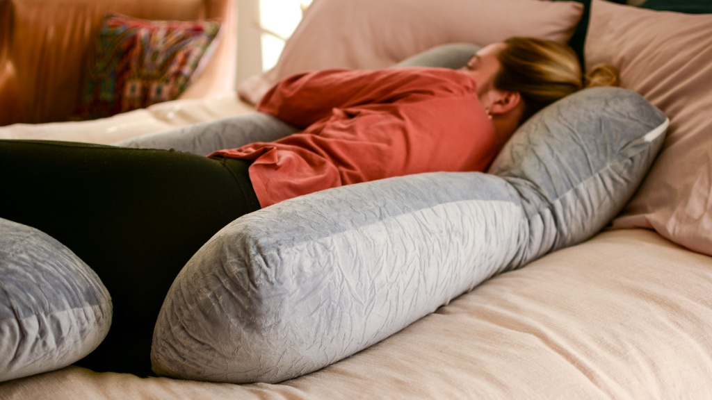 pregnancy pillow - with a modified u or o shape, the chilling home is very versatile...
