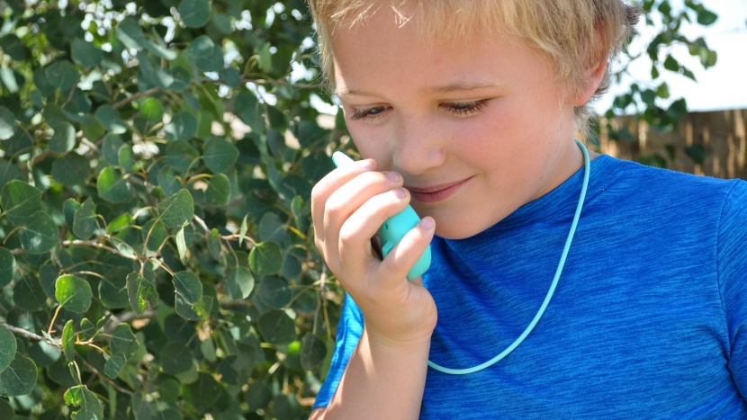 kids walkie talkies - the qniglo have an fm radio that testers enjoyed giving it a purpose...