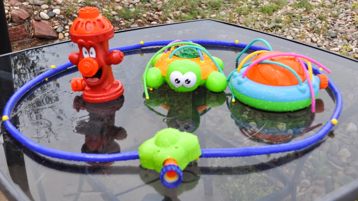 Best kids sprinkler Review (Simple screw-on sprinklers are the easiest to set up and the quickest way for fun to start.)