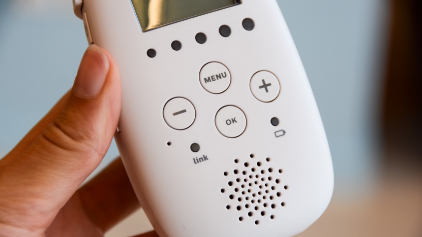 philips avent dect scd720/86 - despite few buttons and a menu to toggle through, the scd720/86...