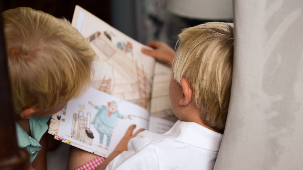 kids books - dream big and creatively with rosie revere, engineer, a fantastic...