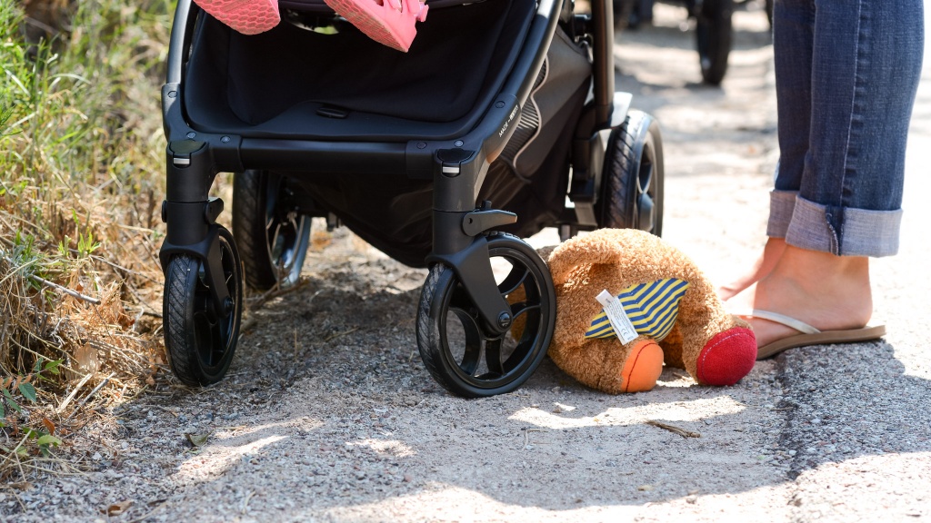 peg perego booklet 50 full size stroller review - the plastic wheels on the booklet aren&#039;t the best and will likely...